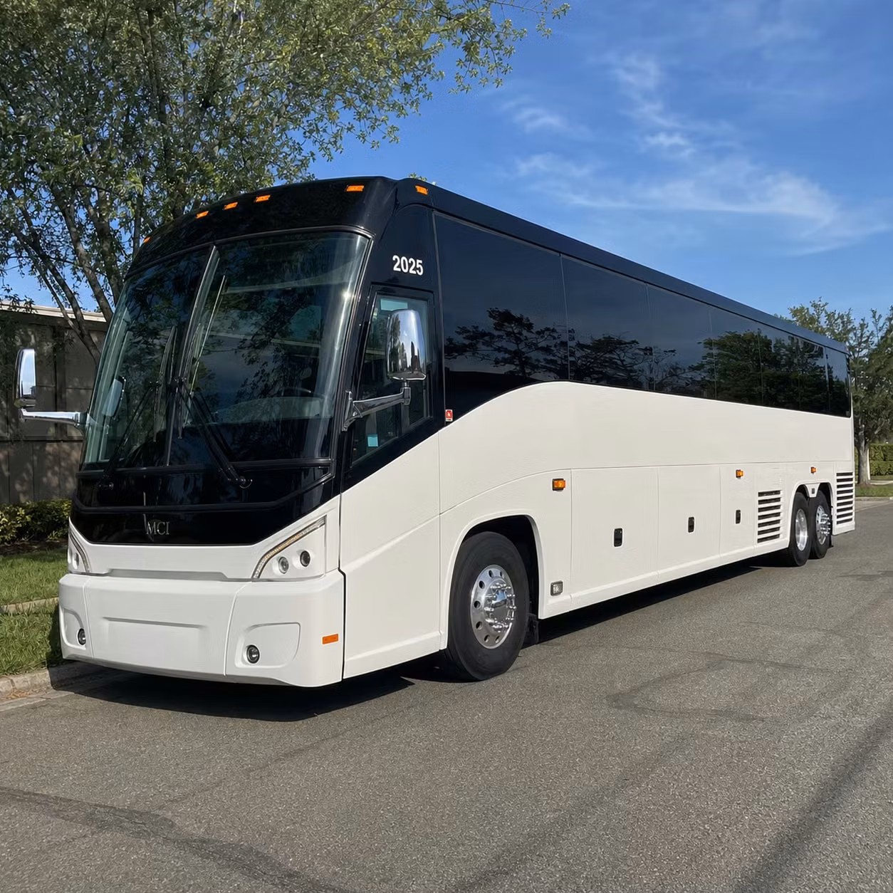 centennial groups heading to colorado s mountain resorts have an easy option for long distance transportation